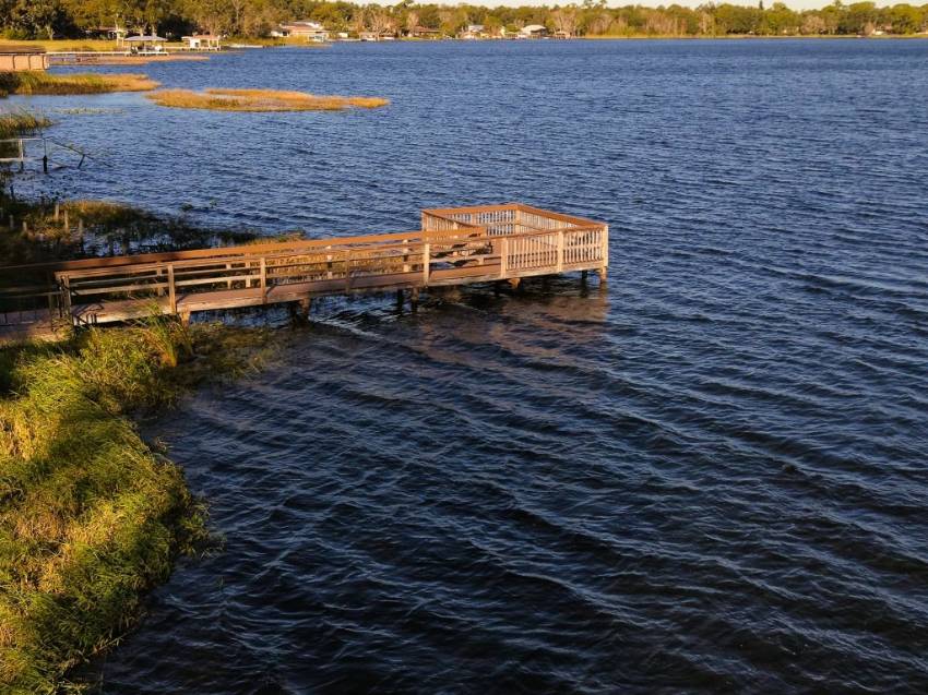 81 Stebbins Drive a Winter Haven, FL Mobile or Manufactured Home for Sale